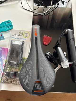 Accesorios Bicicleta: Sillín, Luces y Más