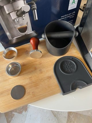 Cafetera DeLonghi Dedica Style + Regalos
