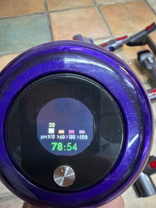 Dyson V15 Aspiradora con sus Accesorios
