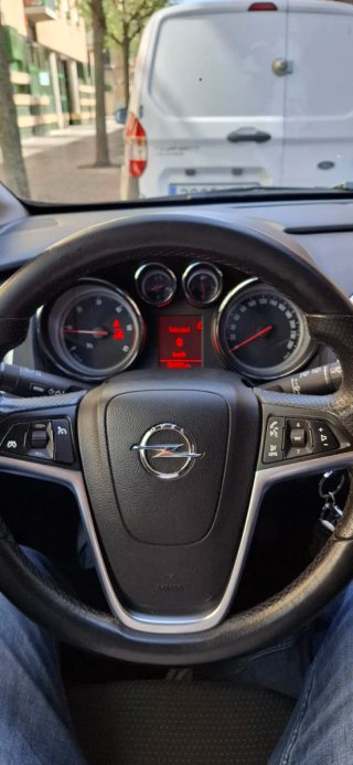 Opel Astra 2011