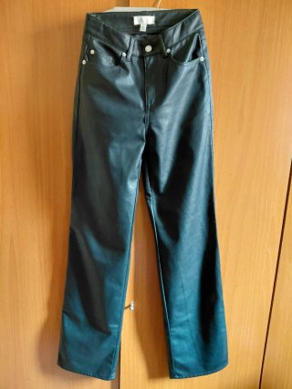 Pantalón Recto Efecto Cuero (Talla   34)  H&M