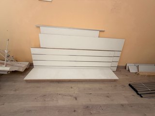 Mostrador 2 m  y mobiliario para tienda de ropa