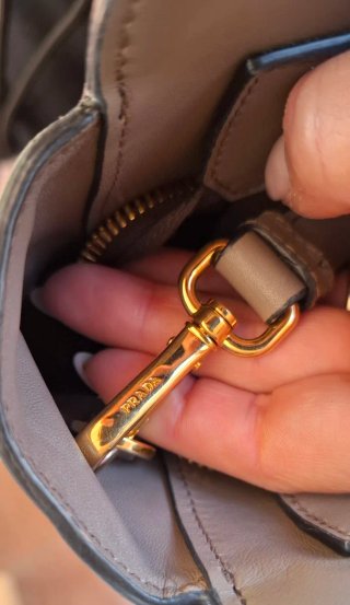 Borsa Prada Pelle Saffiano Grigia