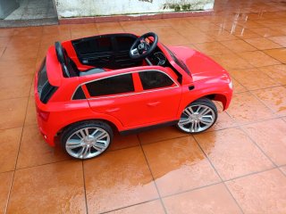 Coche teledirigido infantil rojo Audi q5