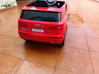 Coche teledirigido infantil rojo Audi q5