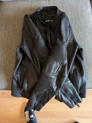 Cazadora Gipsy piel Genuina mujer.