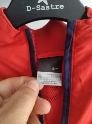 Chaqueta Nike FC Barcelona  Talla XL de niño Roja