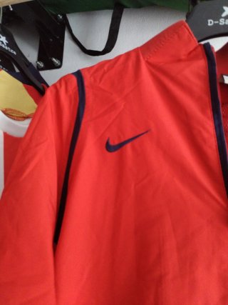 Chaqueta Nike FC Barcelona  Talla XL de niño Roja