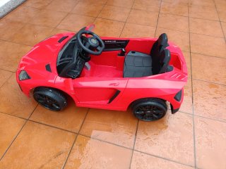 Coche teledirigido infantil rojo