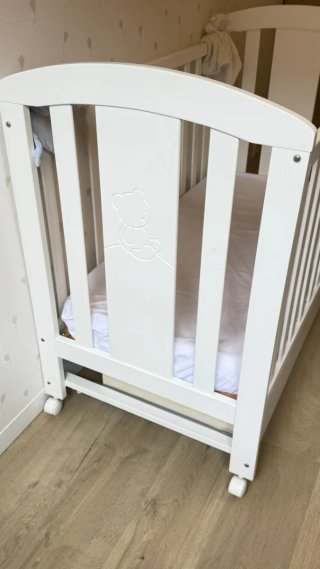 Cuna Micuna blanca con cajón