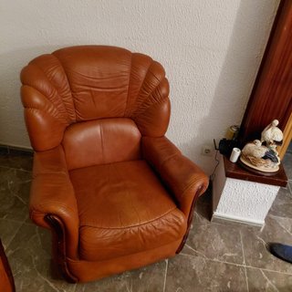 Sillón de piel marrón
