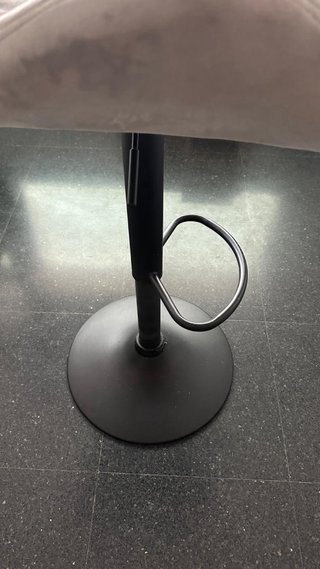 2 Taburetes de diseño moderno gris