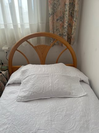 Cama individual de madera