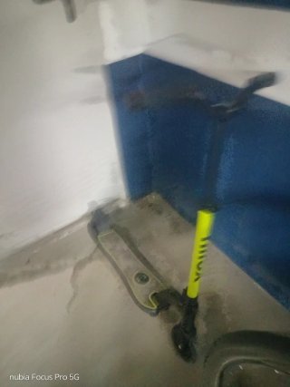 Patinete Eléctrico Amarillo y Negro