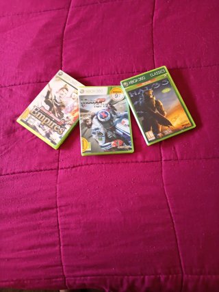 Xbox 360 Negra + 3 Mandos y 5 Juegos mesa maletadj