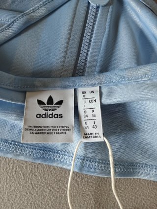 Crop top.