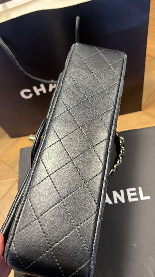 Bolso negro cadena dorada