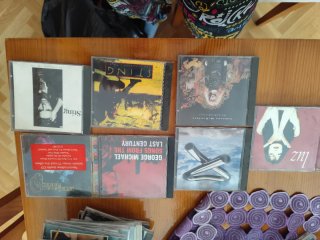 Lote 50 CDs Variados + Torre