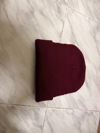 Gorro Carhartt Gris y Rojo