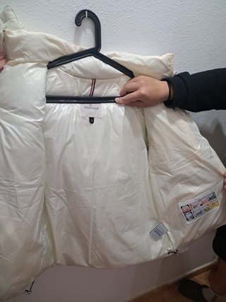 Chaqueta Moncler Blanca con muy buena talla