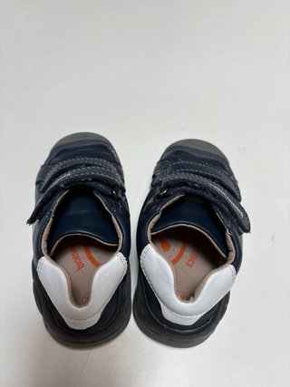 Deportivos Biomecanics niño talla 23