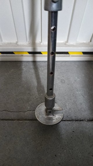 Asiento-bastón plegable para caza.