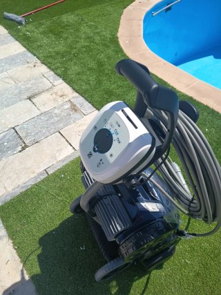 Limpiafondos Zodiac RE 6900 IQ con carro