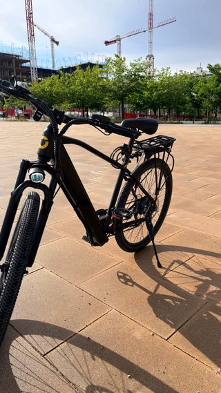 Bicicleta Eléctrica Negra