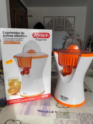 Exprimidor Eléctrico Liyset Hogares YTT305P