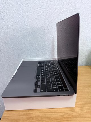 MacBook Pro 13 2020 i5 16GB RAM 500GB SSD