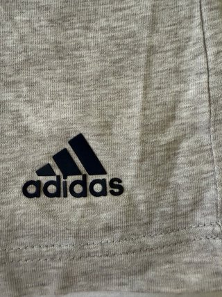 Camiseta Adidas Gris Logo Grande