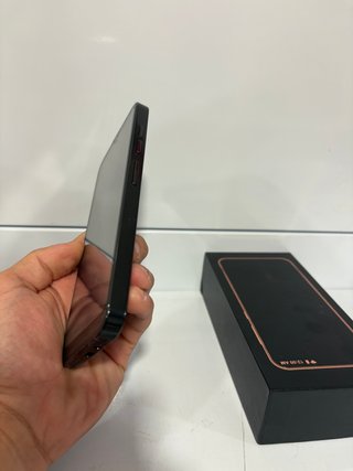 Smartphone 5G Negro y Azul