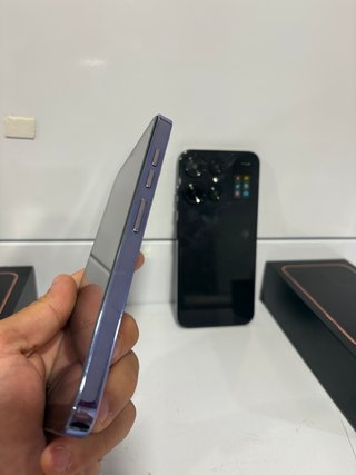 Smartphone 5G Negro y Azul