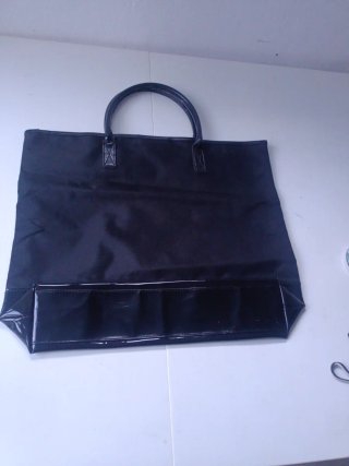 Borsa Burberry fragances nera