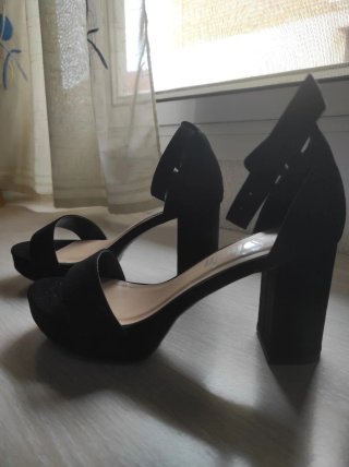 Zapatos de tacón negros