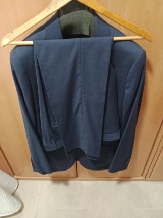 Traje de caballero azul