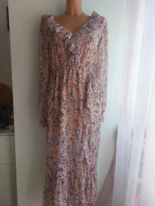 Vestido Zara floral largo talla S (con volantes)
