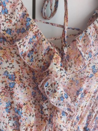 Vestido Zara floral largo talla S (con volantes)