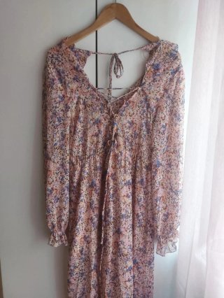 Vestido Zara floral largo talla S (con volantes)