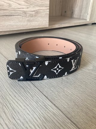Lote Cinturones Louis Vuitton