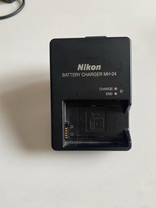 Nikon D5600 + Objetivo 18-55mm VR + 3 Baterías