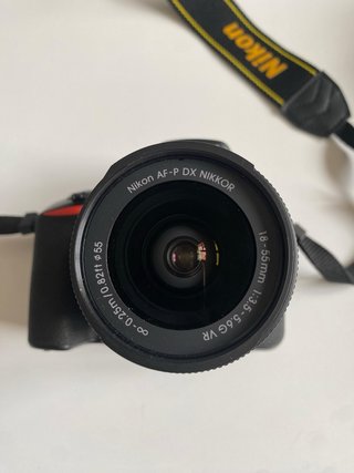 Nikon D5600 + Objetivo 18-55mm VR + 3 Baterías