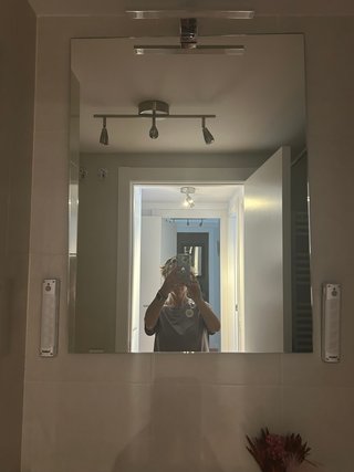 Espejo de baño con luz LED (medidas 59,5x80)