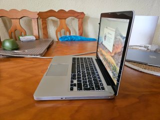 MacBook Pro 13 i5 16GB RAM SSD 240GB