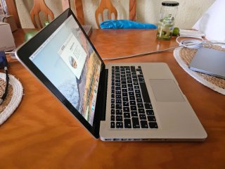 MacBook Pro 13 i5 16GB RAM SSD 240GB