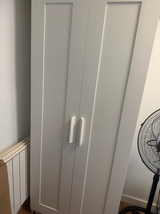 Armario de madera blanco Pujar permitido