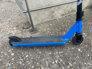 Patinete infantil azul
