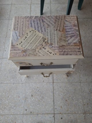 Mesita Noche Restaurada Pintada a Mano
