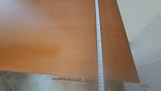 Mesa de estudio con cajoneras