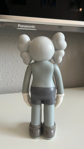 Figura Kaws Gris